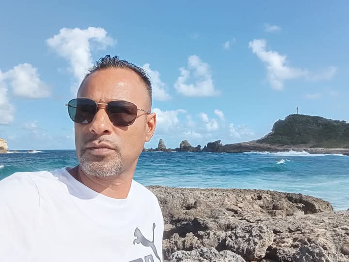 Profil de Refik